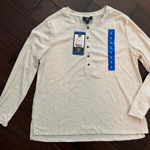 G. H. Bass & Co Long Sleeve Henley size Large NWT